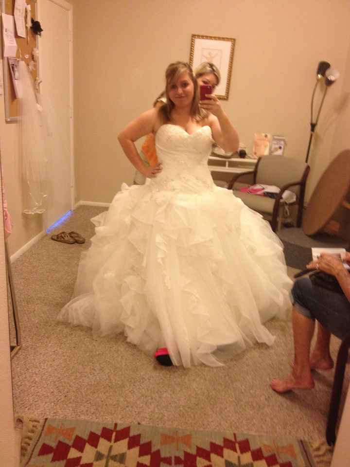 Kerri had to get a different veil ):