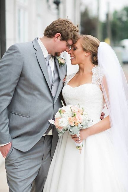 Bride's Bouquet - All White or Colorful?