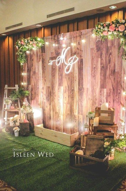 Neon Signs & Rustic Weddings 1