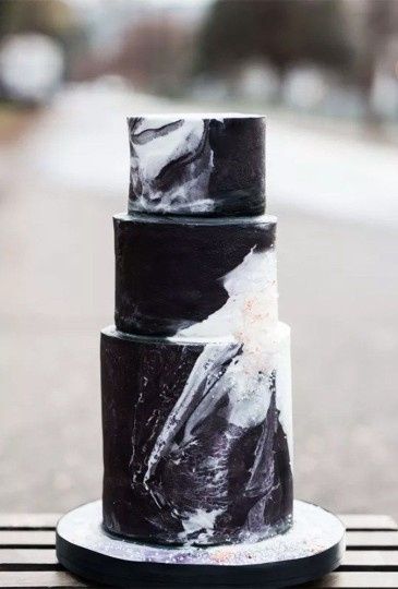 black wedding cake marble effect