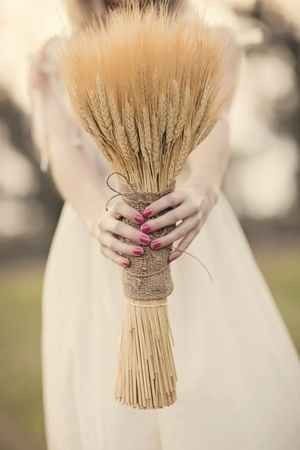 feather wheat bouquet brown color scheme bride