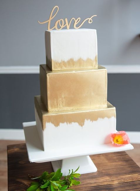 white and gold square wedding cake