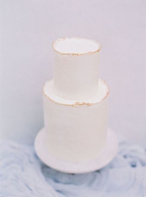 white and gold understated wedding cake simple design