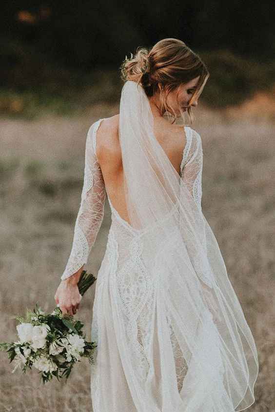backless dress veil