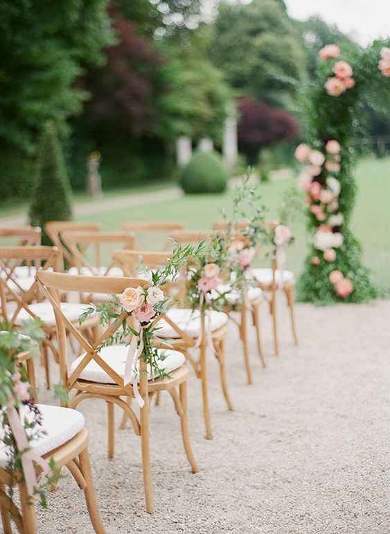 aisle decor