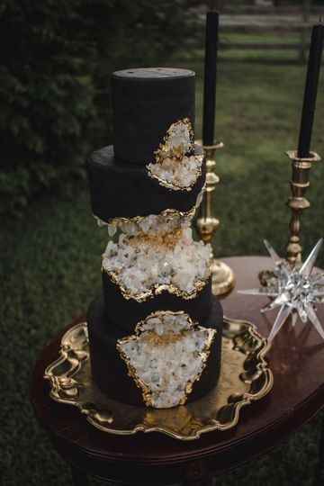 black wedding cake crystals geodes