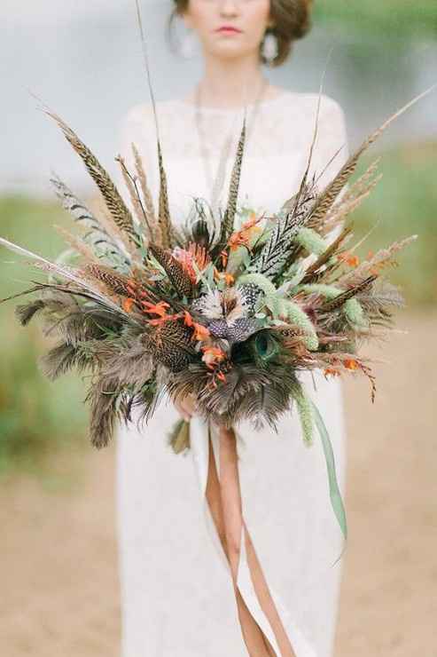 feather bouquet brown color scheme bride