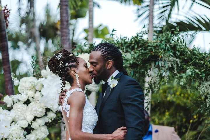 couple first kiss 