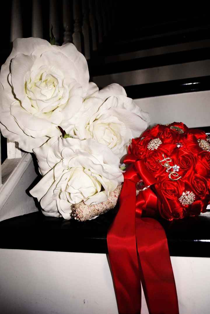 bride and bridesmaid bouquets