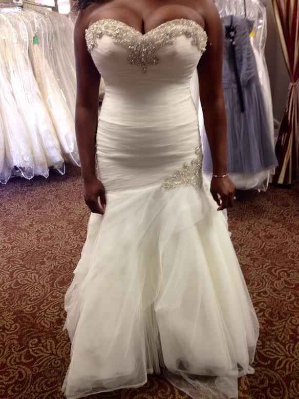 I said YES!!!!!!!!!!!! (to the dress)