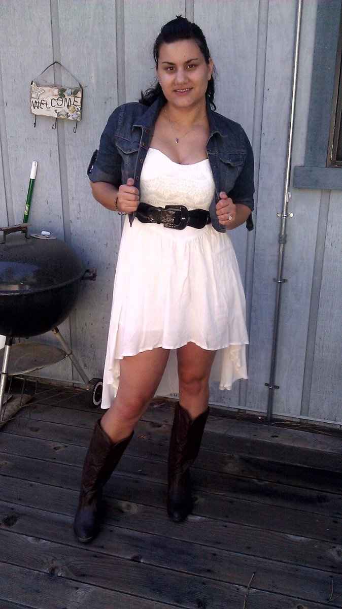 Ok Ya'll I need opinions :) !!! (pic included!)