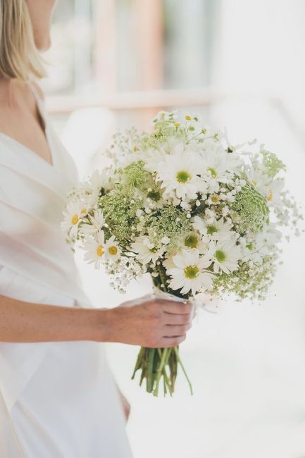 White daisies with ivory dress? 1