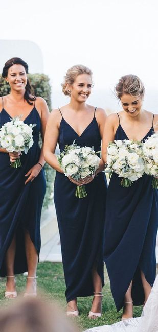 Did anyone have a Rose Gold and Navy Bouquet? 5