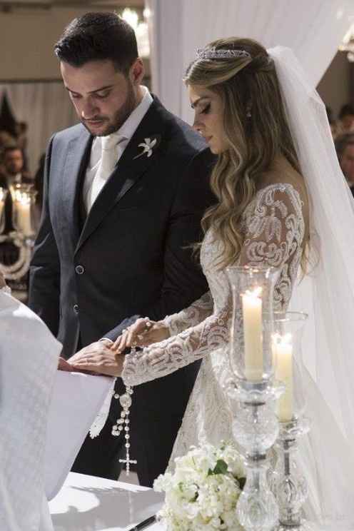Wedding Hairstyle With Tiara 