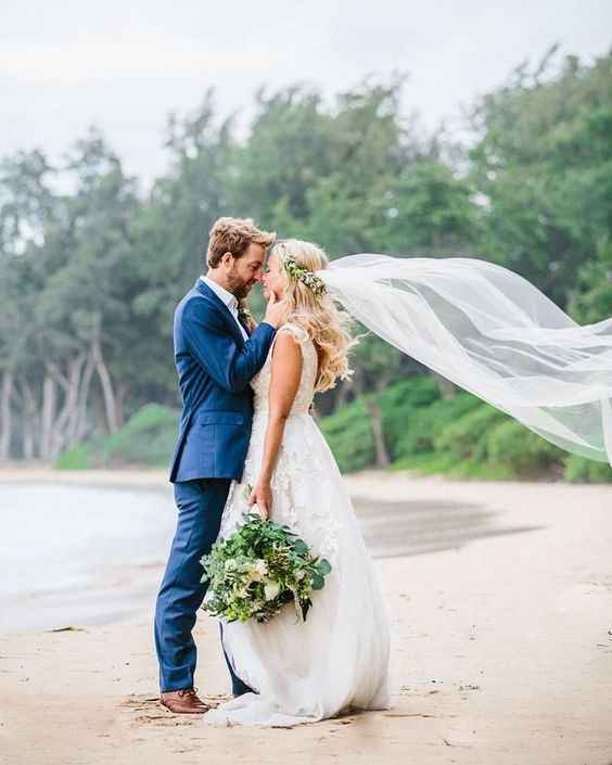 beach wedding with veil 