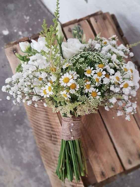 daisy wedding bouquet with rope