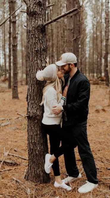casual engagement photoshoot