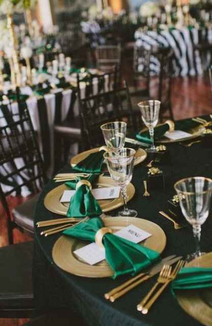 emerald and gold tablescape for a wedding