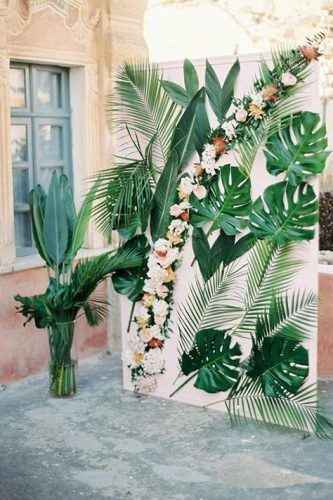 Hawaiian themed wedding decor