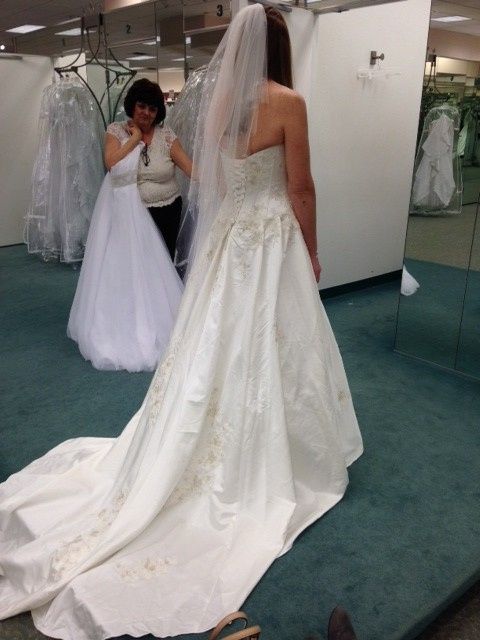 Let me see YOUR dresses ladies!