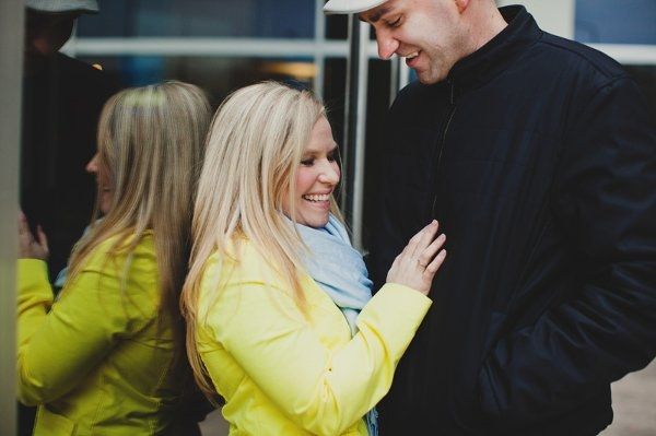 What to wear for engagment photos?