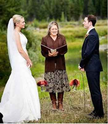 Altar ideas - outdoor wedding at historic home