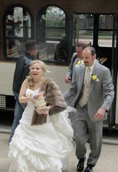 How are you arriving to your wedding?