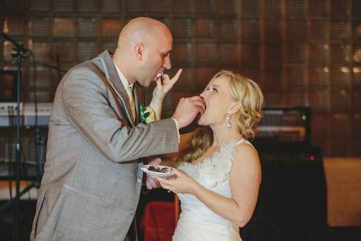 Let's see the 'KISS YOUR BRIDE' pics