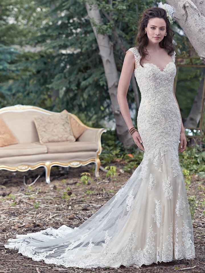 Show off those dresses!