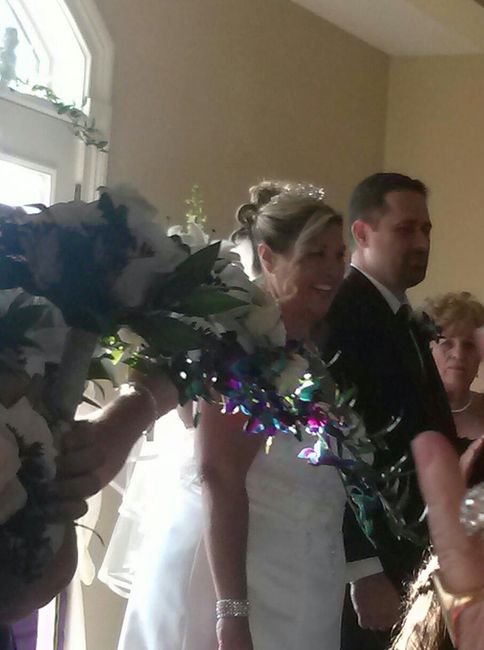 I'm craving wedding!!! Share with me your wedding pics!! please....