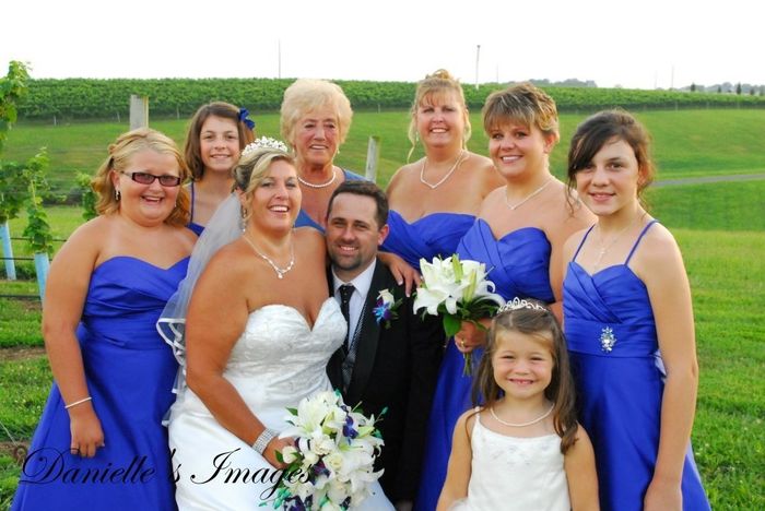 I'm craving wedding!!! Share with me your wedding pics!! please....