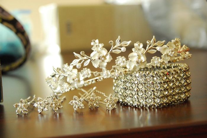 let me see your wedding dress accessories!