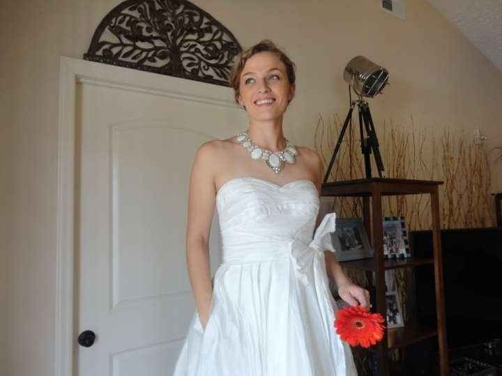 Here's my dress...now help me!