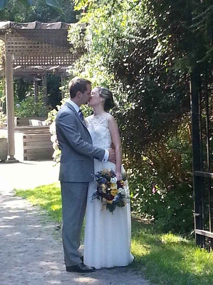 I'm married b*tches! (some non-pro pics) *more photos on page 2*