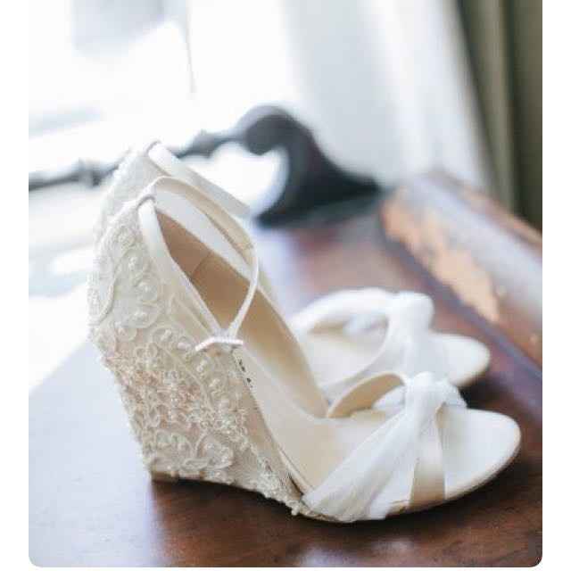 Help me find these shoes pleaseeeee