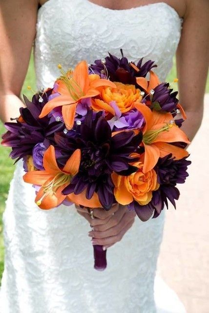 Where are the September 2017 brides?? :)