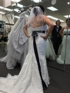 Where are the September 2017 brides?? :)