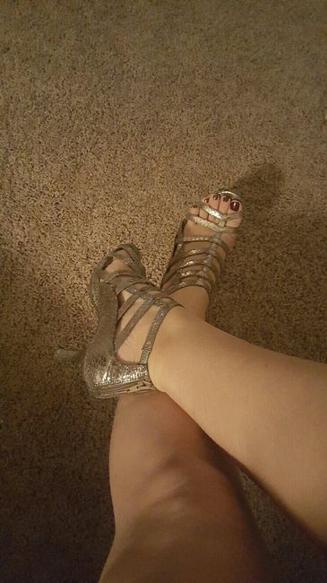 Engagement pics tomorrow...shoe dilemma