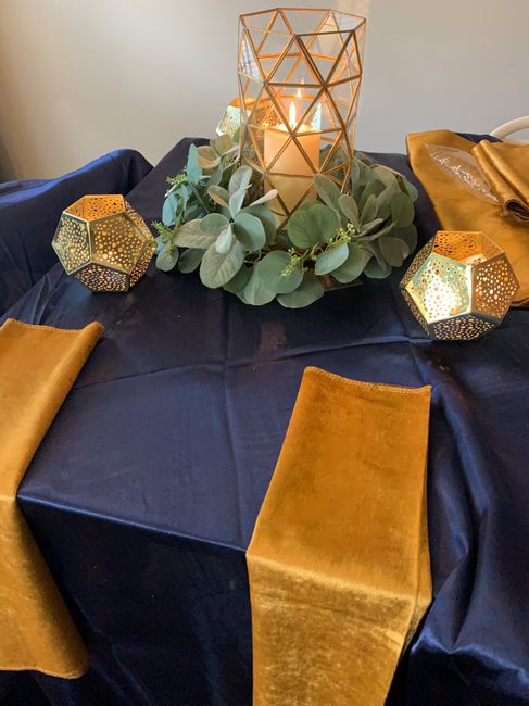 Centerpieces and Linens 3