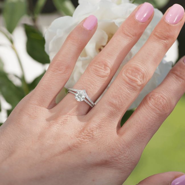 Moissanite or Diamond Ring Engagement Ring? 1