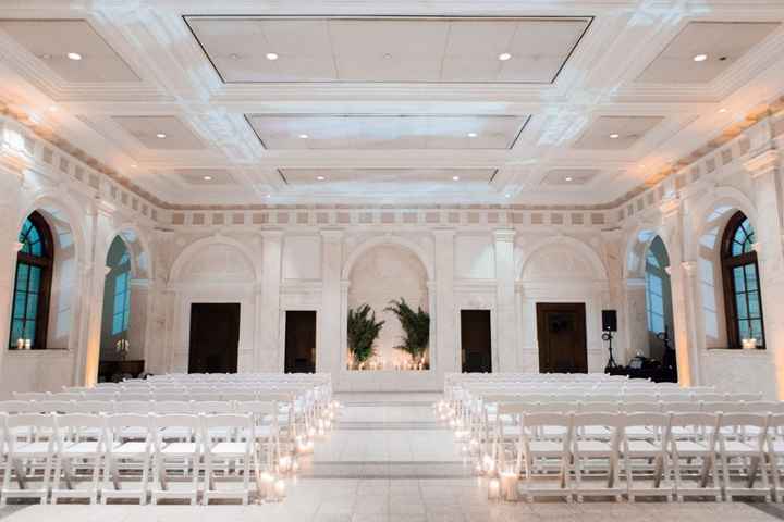 Centerpieces and Linens - 1