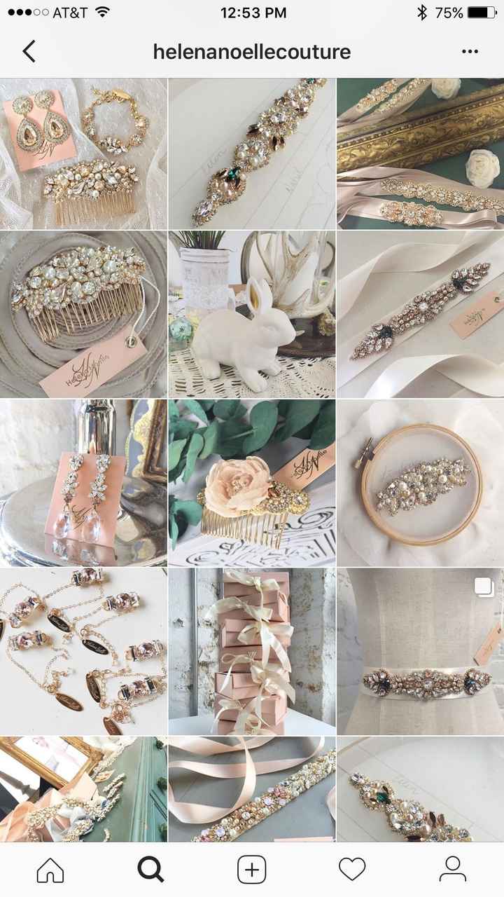 Hey ladies I need help finding a headpiece