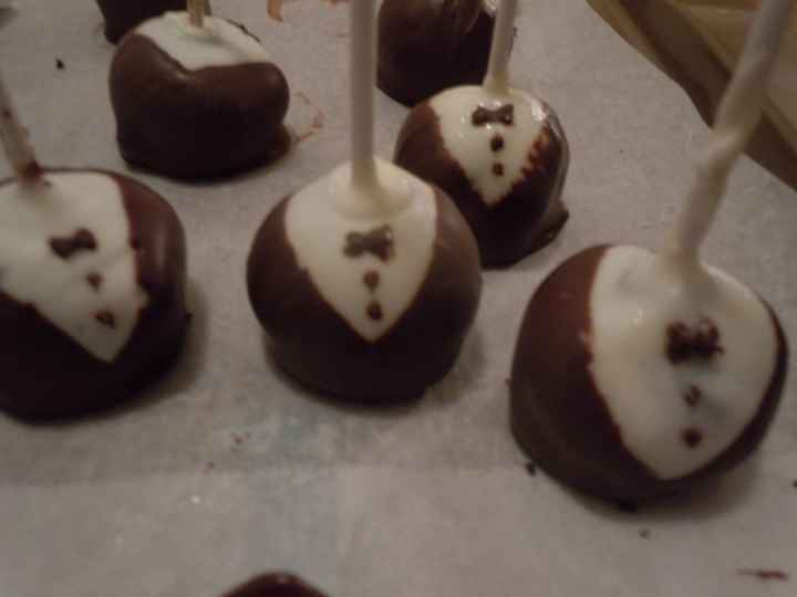 Cake pop favors/Escort cards.