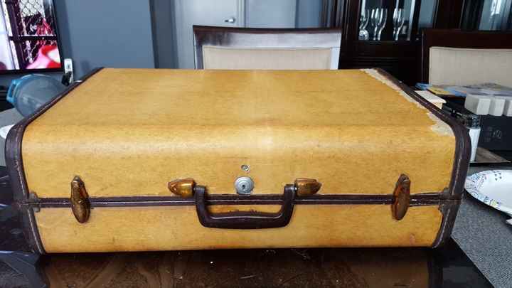 Vintage Luggage Card Box diy - 1