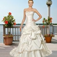 BRIDES...I want to see your DRESSES!!!~~~~