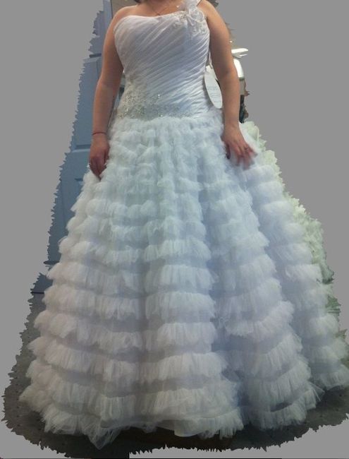 Show us your wedding dress!!!!!!