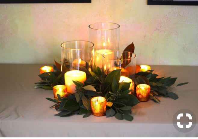 Do these 2 styles of centerpieces go together? - 1