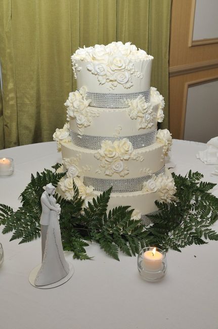 finally posting some pics from our JUNE wedding!