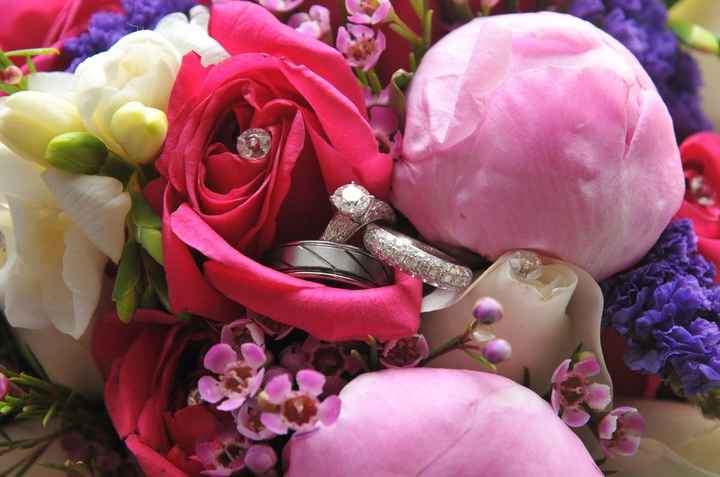 finally posting some pics from our JUNE wedding!