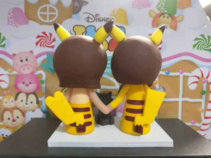 Let's see your cake toppers !